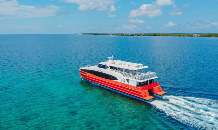 Utila Ferry Ferry service between Utila, Roatan and La Ceiba.